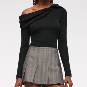 Abercrombie & Fitch Asymmetrical Twist Sweater - Black